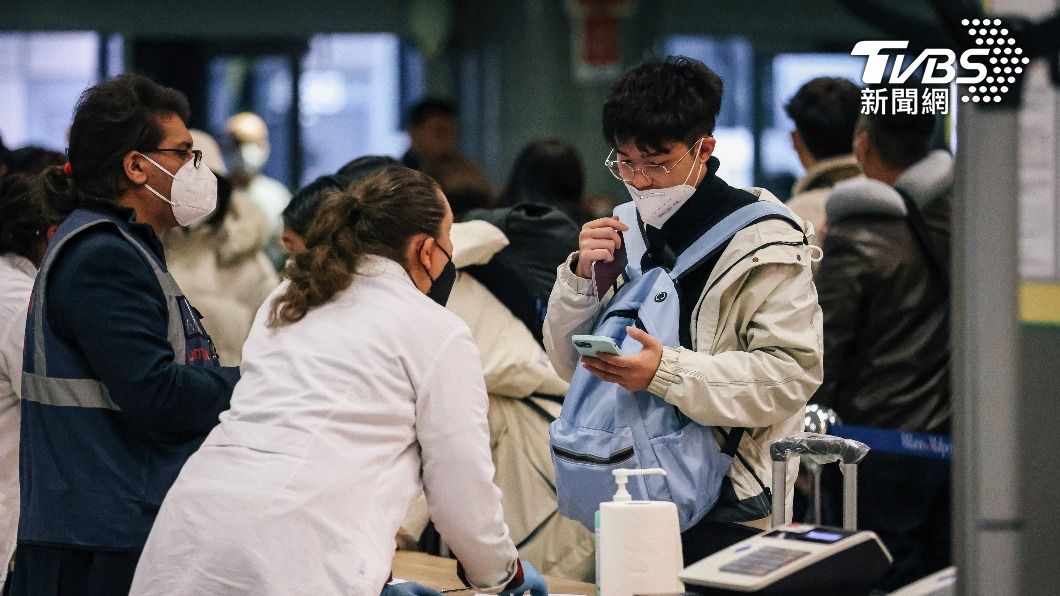 各國紛紛宣布加強對陸邊境管制措施。(圖/達志影像美聯社)