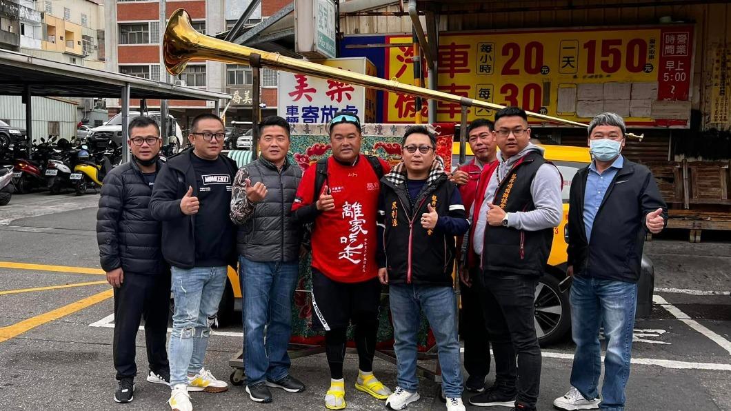 顏寬恒盛情迎接呂捷。(圖/翻攝自顏寬恒臉書)