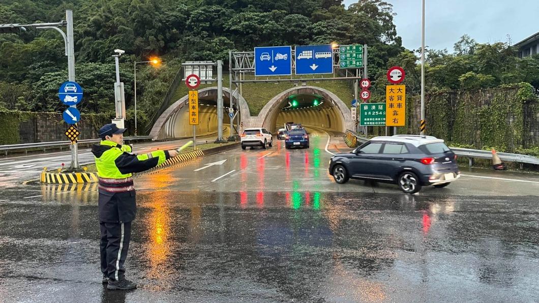 元旦連假首日 蘇花改南下清晨湧現車潮