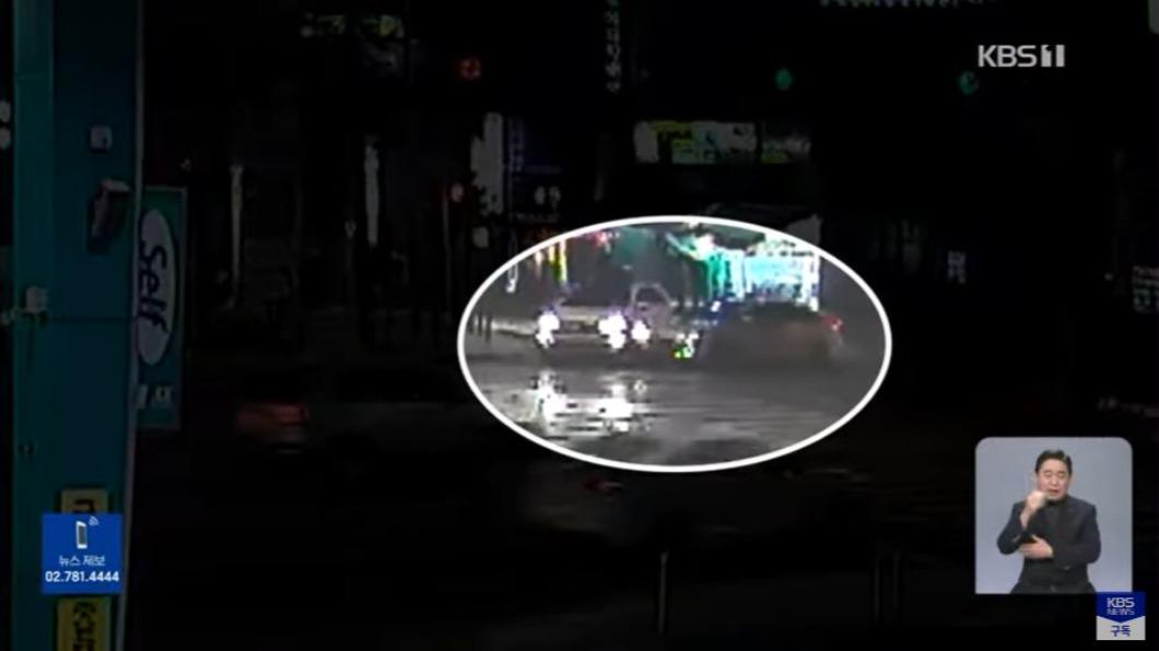 嫌犯與計程車發生擦撞,將司機騙到家裡殺害。(圖/翻攝自《KBS NEWS》)