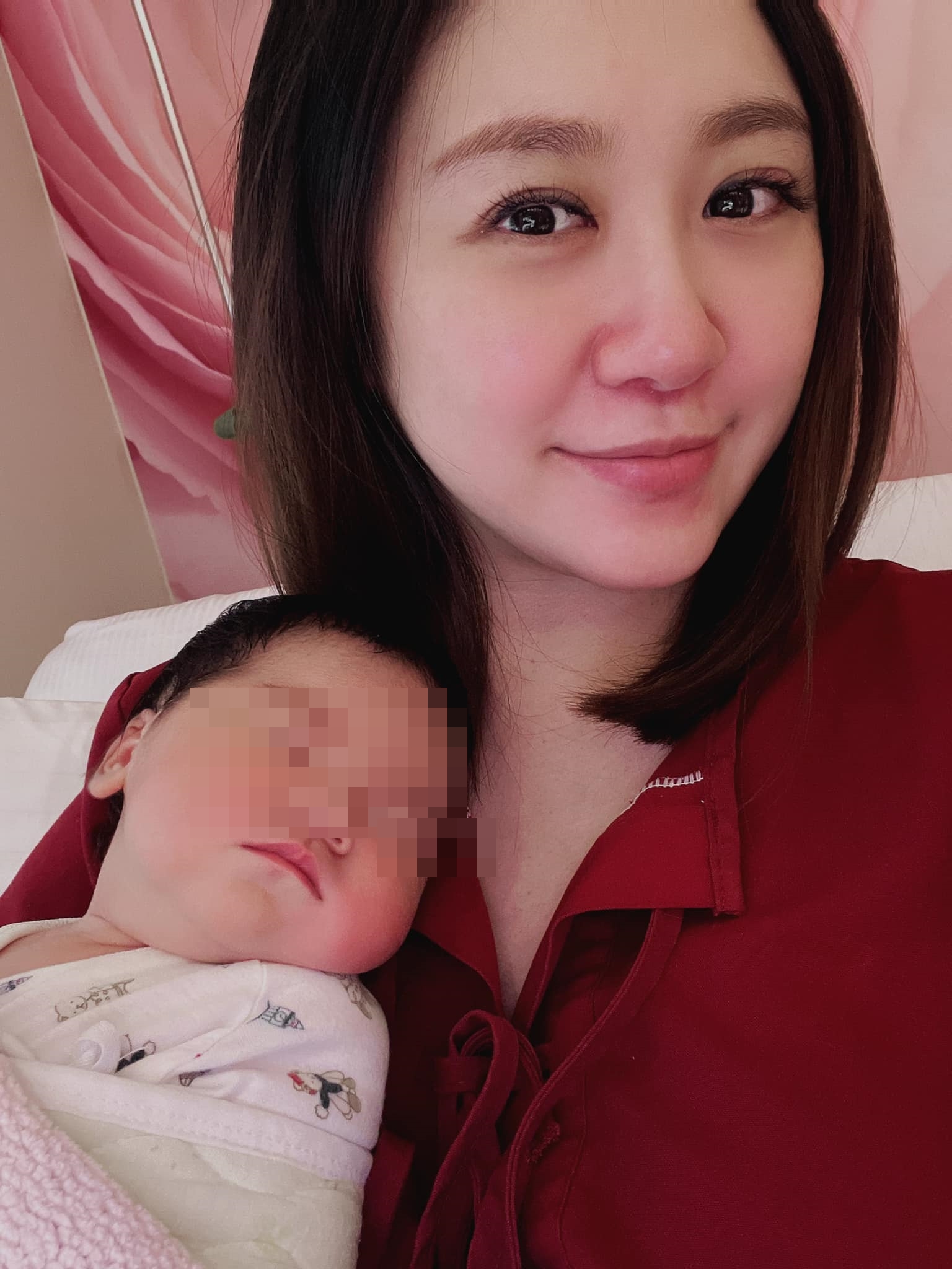 蔡允潔有感而發說，因為女兒，今年跨年很特別。（圖經處理／翻攝自蔡允潔臉書）