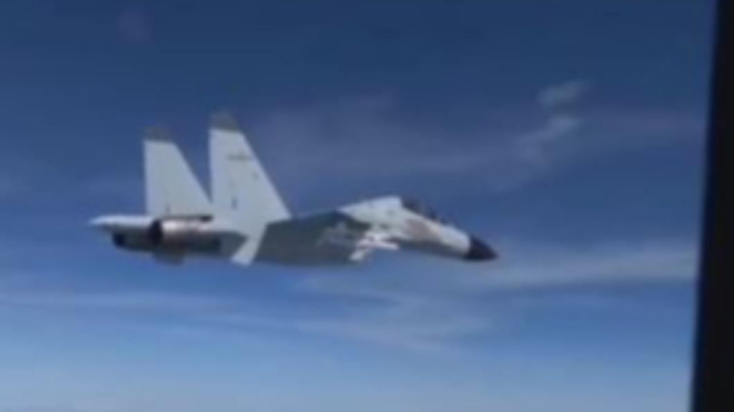 美中軍機險摩擦!共機逼近美機不到3公尺 小粉紅:打下美機!