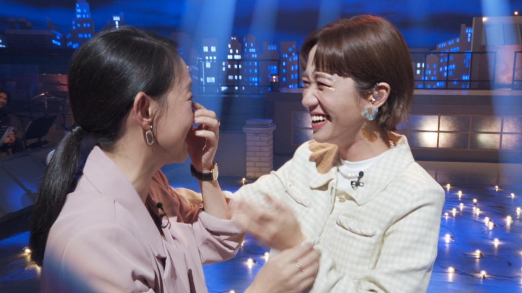 Lulu哽咽哭了!曾寶儀衝上前擁抱 她親吐「最苦時刻」趁廣告時間落淚