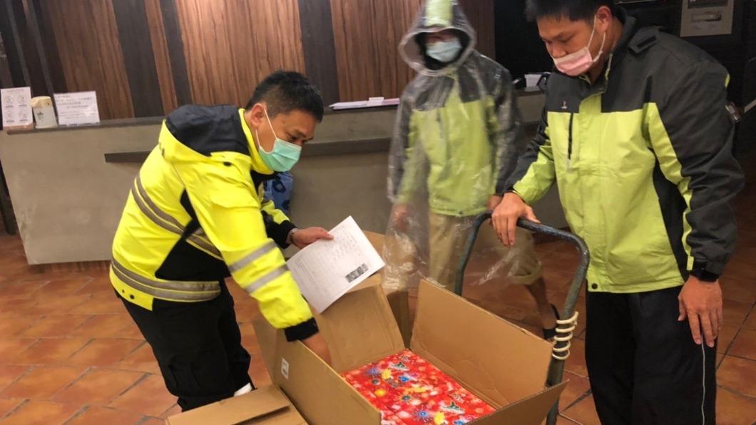 新北市晚間10點後禁放煙火,最高可罰15萬元(圖/新北消防局提供)