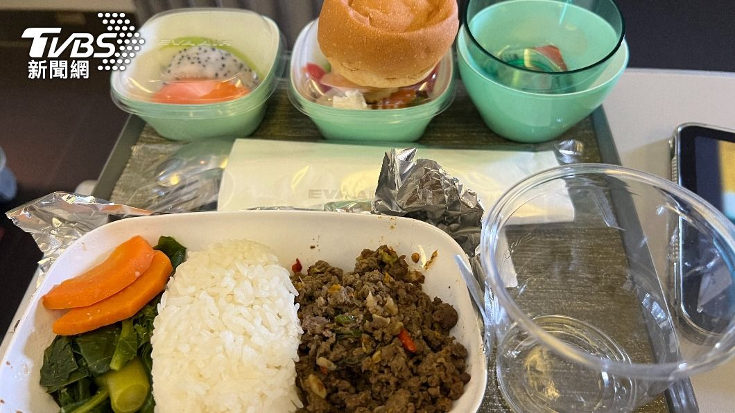 獨/長榮空廚缺工!50歲阿姨每天操12時 公司回應了