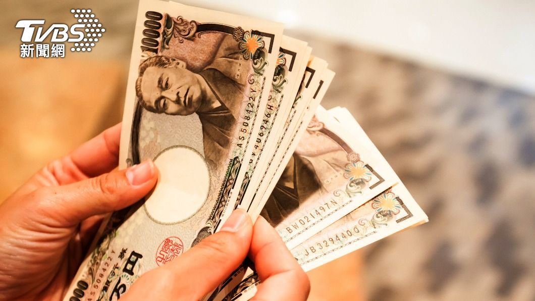 日本央行維持大規模貨幣寬鬆 美元兌日圓一度貶至131