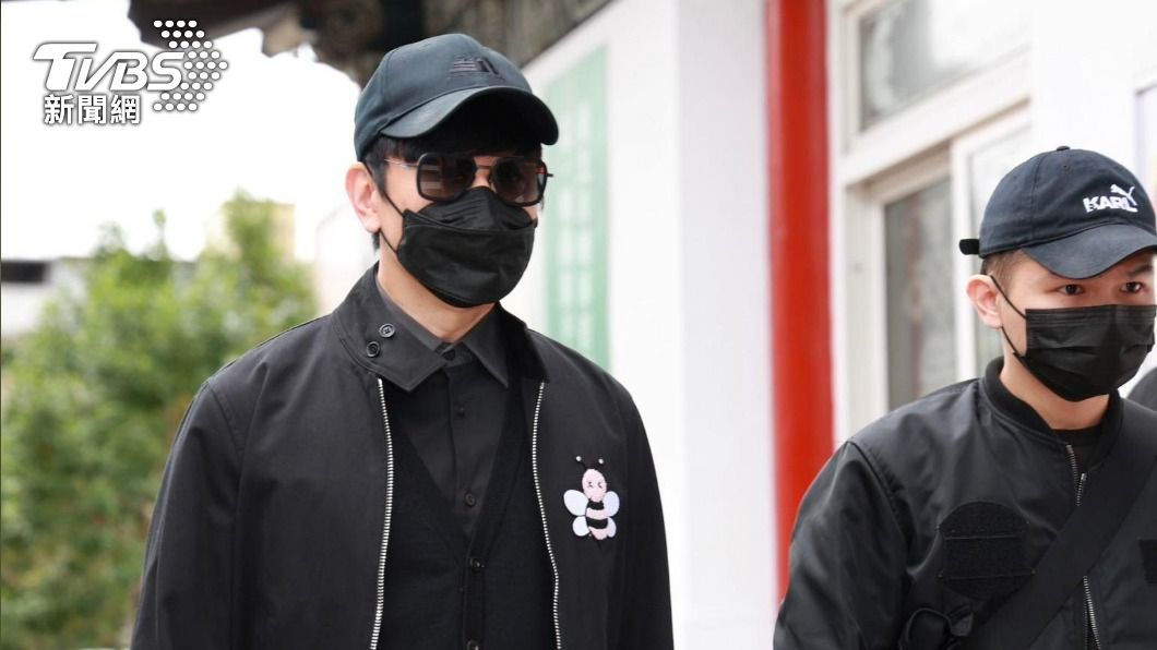 林俊傑悲痛送別恩師林秋離　靈堂苦守20分鐘：很想念老師