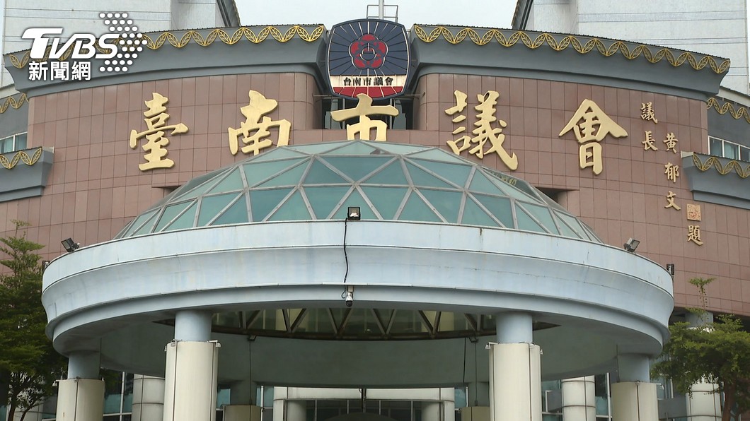 涉台南正副議長賄選 林士傑、李文俊及黃麗招聲押
