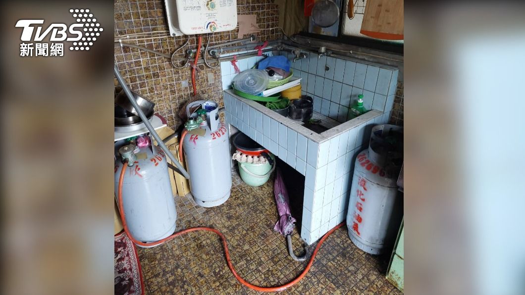 換瓦斯鋼瓶未接管線就開火　淡水翁差點燒毀住家