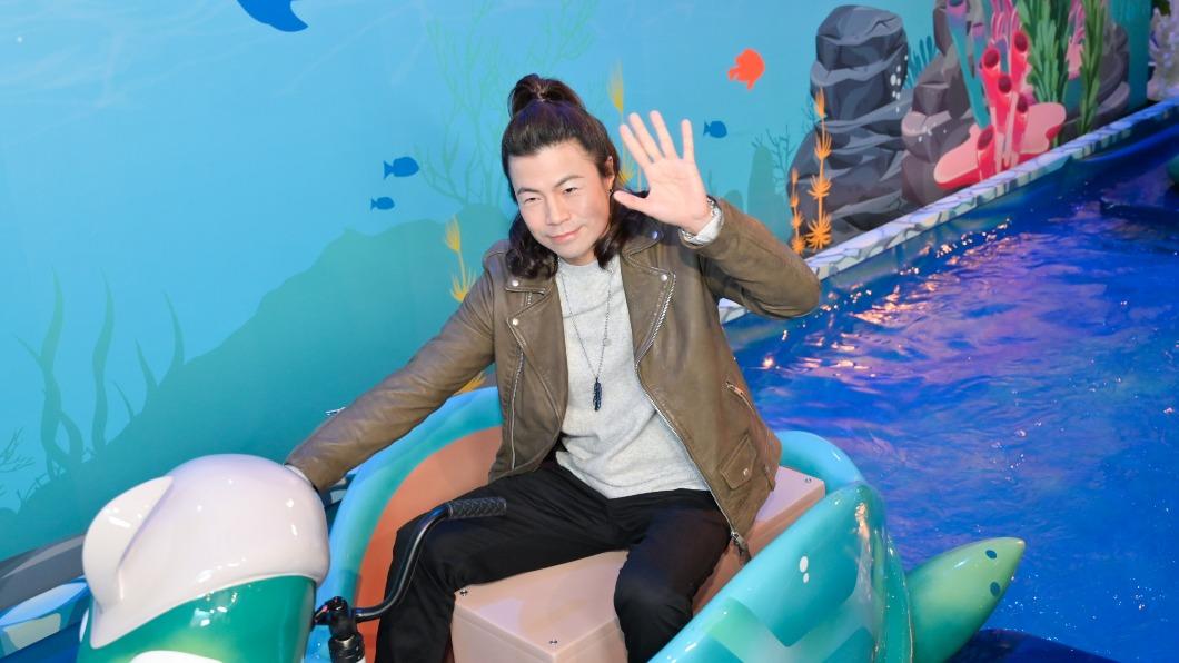 李其燊覺得自己的個性比較像小美人魚。(圖/寬宏藝術提供)