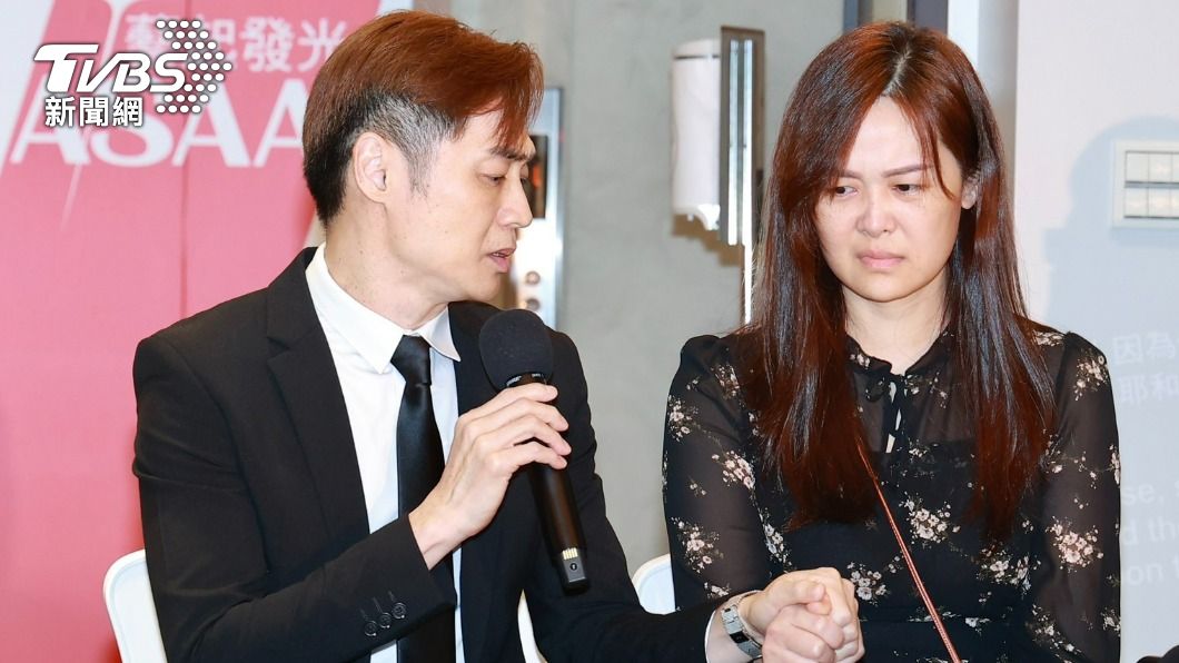宋逸民夫婦面露憔悴。(圖/黃城碩攝)
