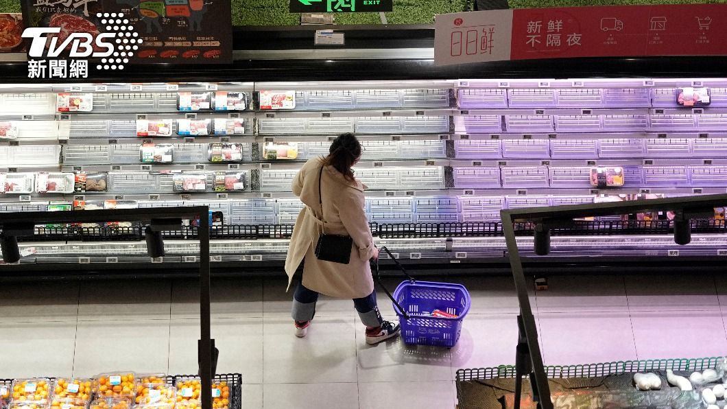 從退燒藥搶到紙尿褲！陸疫情爆發謠言多　民眾恐慌性囤物資
