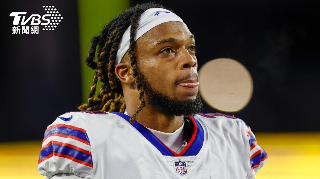 NFL球員場上心臟驟停 家屬淚訴:兩度急救仍危急