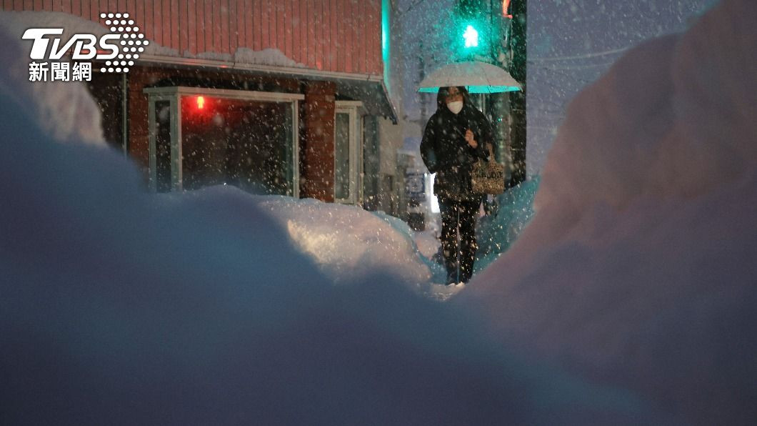 日本山形縣的積雪厚度是往年的2倍以上。（圖／達志影像美聯社）