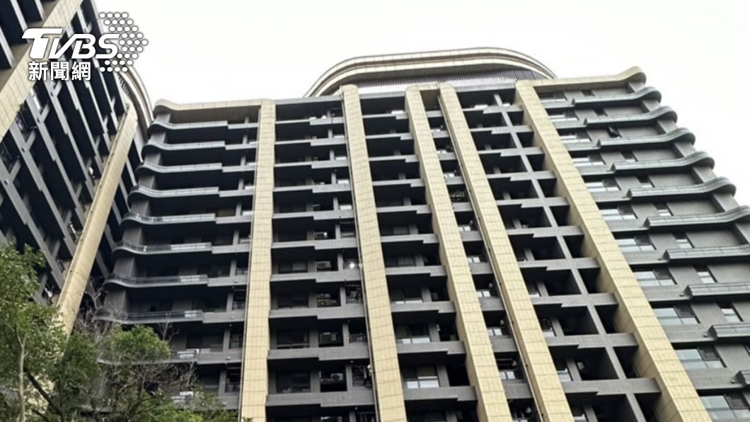 板橋女2日沒去上班 房東開門一看她倒臥沙發明顯死亡