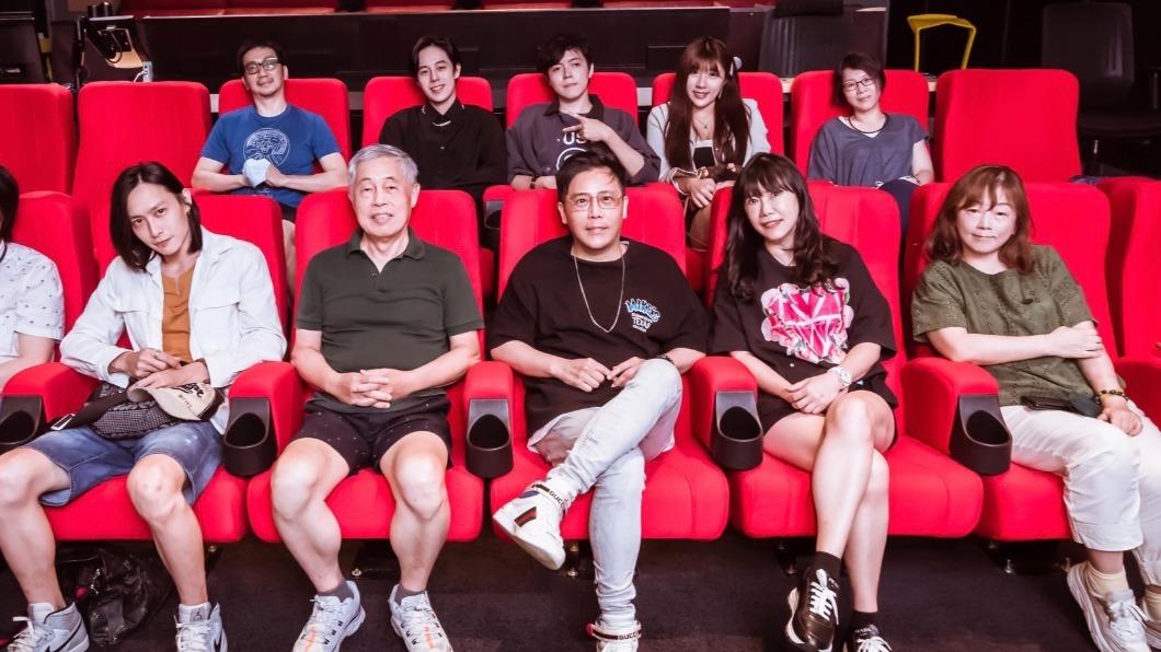 杜篤之(左2)為了《山中森林》修改了10個版本。(圖/禾力文創提供)
