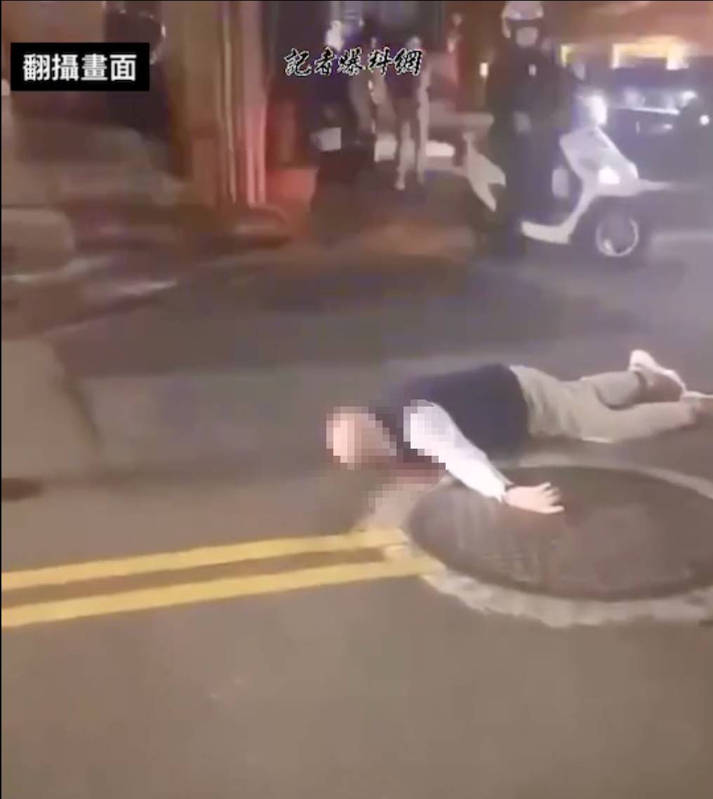 「黑人家族」老大郭信一倒臥血泊,緊急送醫仍宣告不治。(圖/翻攝自記者爆料網)