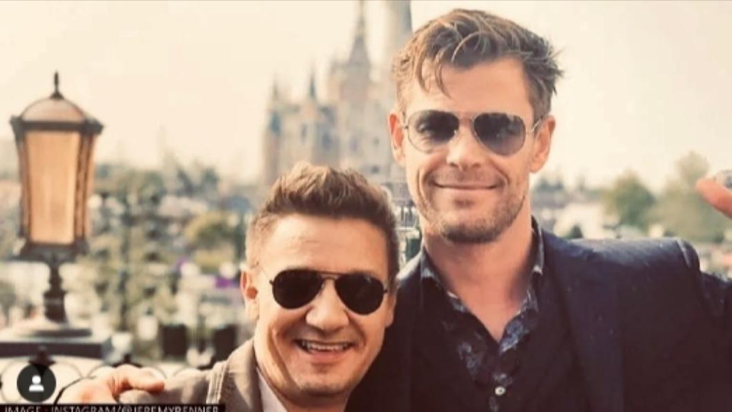 影星克里斯漢斯沃也為他加油打氣。（圖／翻攝自 jeremyrenner IG）
