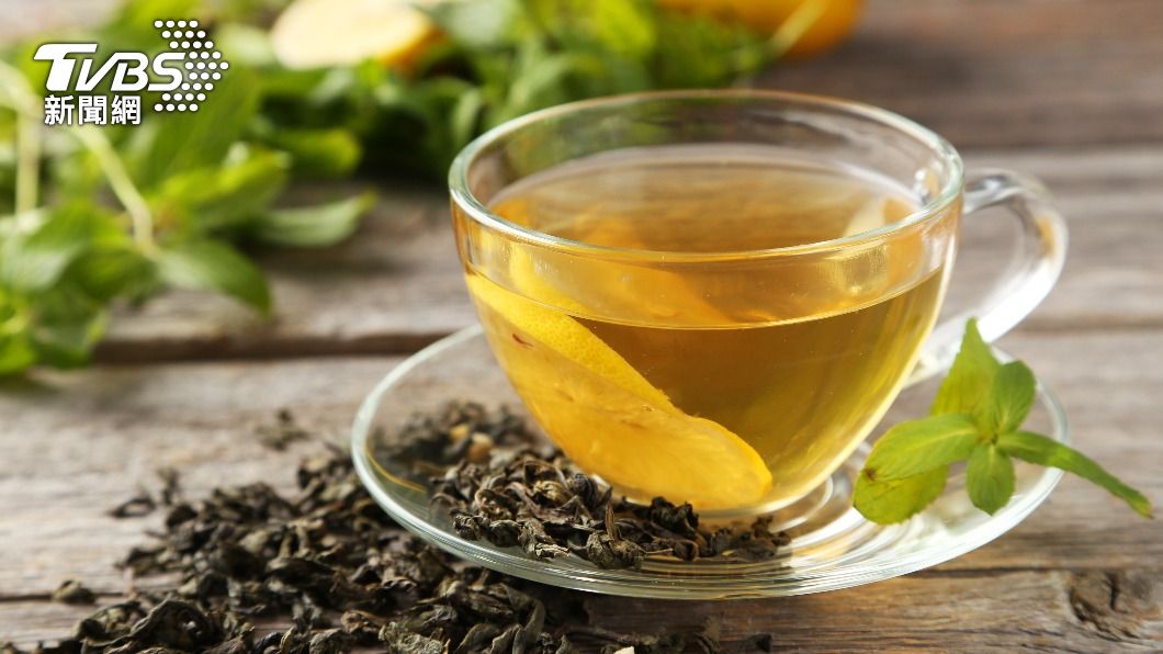 吃飯時可選擇茶等無糖飲料。（示意圖／shutterstock達志影像）