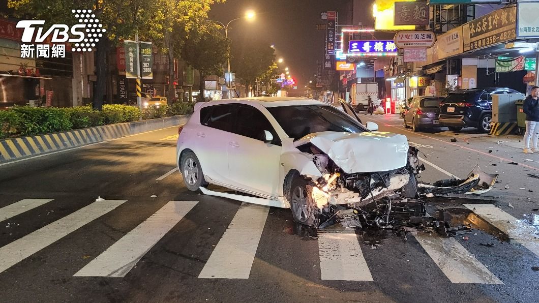 白車慘況。(圖/TVBS)
