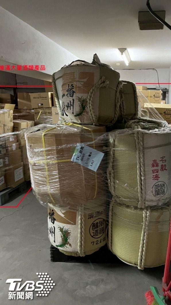 現場各種酒品琳瑯滿目。(圖/全國私校工會提供)