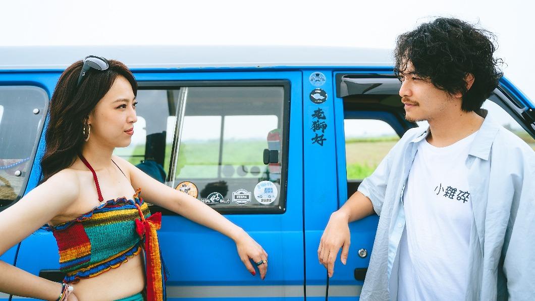 楊銘威勇兔玉米田激烈車震 「不符人體工學」體位累翻