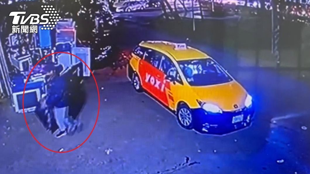 喬姓竊賊搭乘計程車前往回收場銷贓。（圖／TVBS）