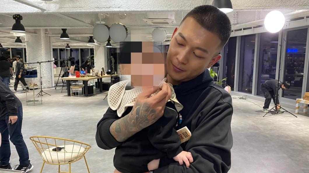 鳳梨提出自己的看法。(圖/翻攝自小甜甜臉書)
