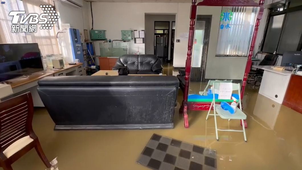 三坑抽水站馬達故障 辦公室裡淹大水