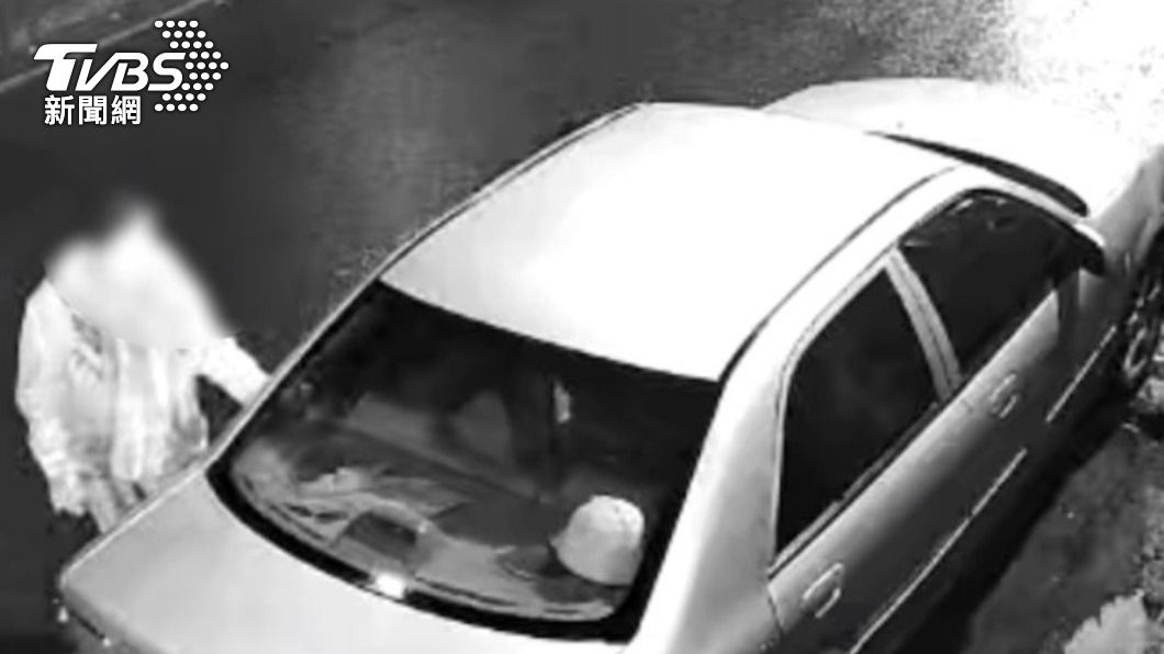 男子眼看車子沒上鎖,直接將它偷走。(圖/TVBS)