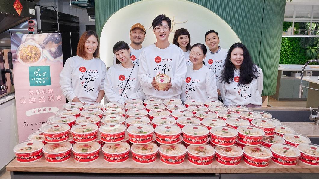 江宏傑手做愛心米糕。(圖/自然食Natural10提供)