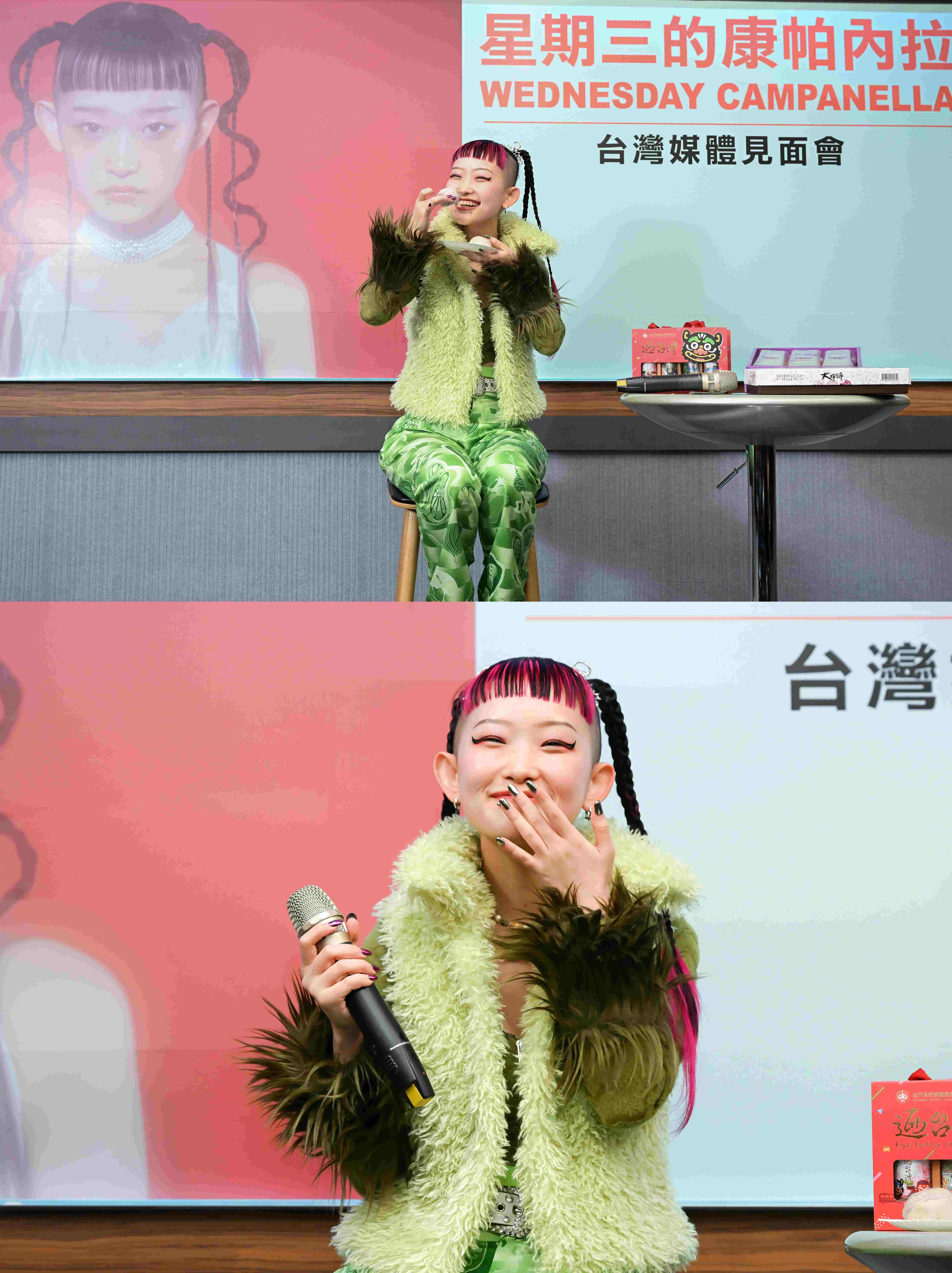 詩羽開心地享用芋頭流心酥。(圖/華納音樂提供)