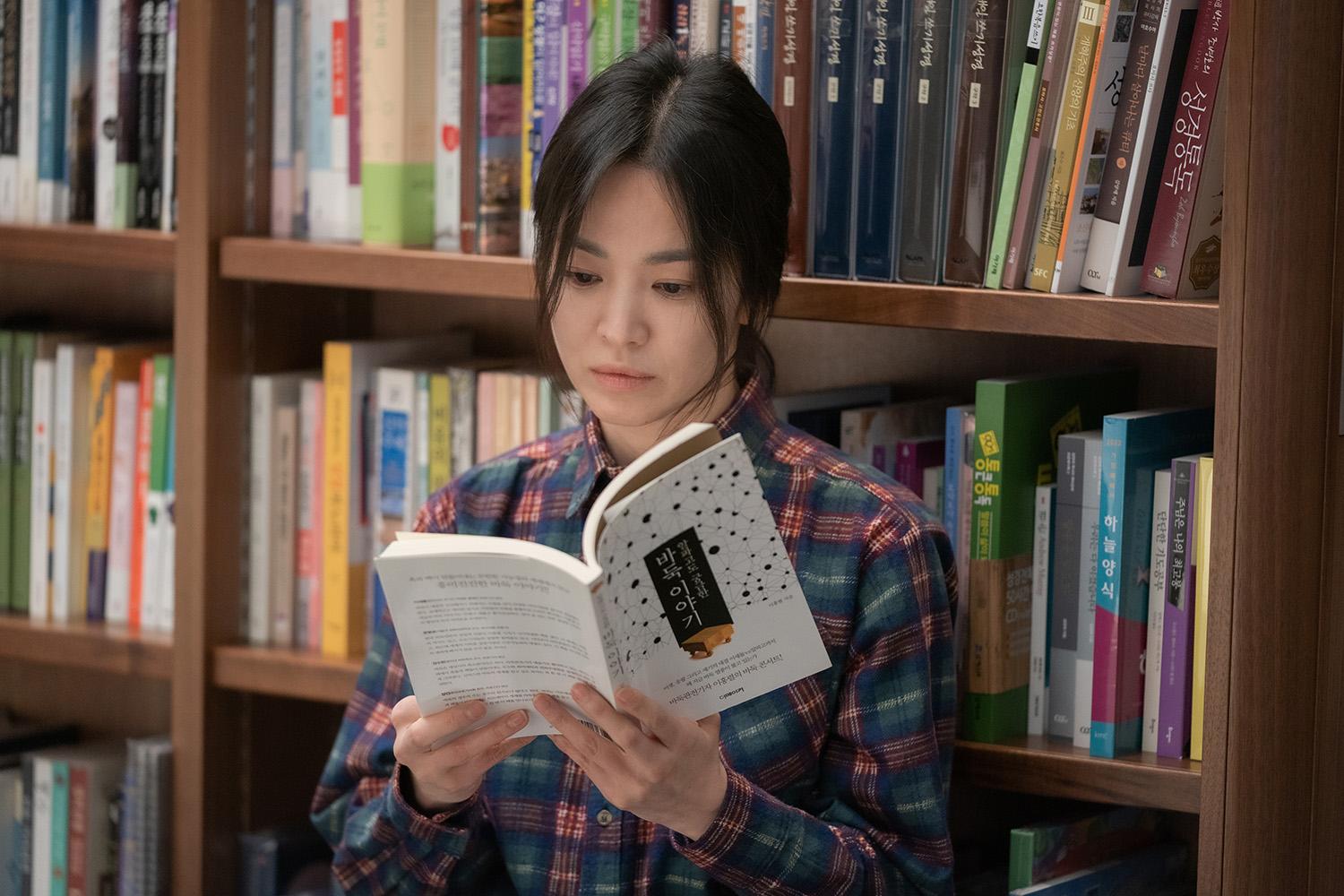 宋慧喬為戲減重,成果連編劇金銀淑都感動。(圖/Netflix提供)