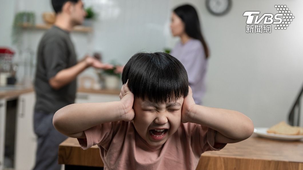 有網友心疼原PO小孩不能一起圍爐吃飯。（示意圖，非當事人／shutterstock達志影像）