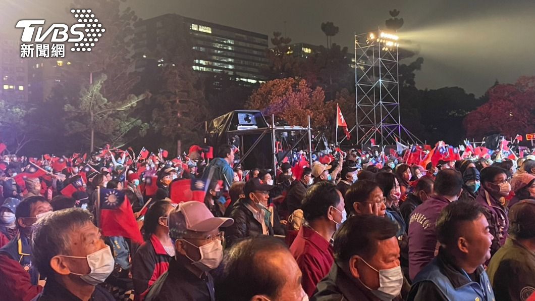國民黨候選人王鴻薇今(7)日晚間在榮星花園舉辦勝利之夜造勢大會。(圖/林恩如攝)