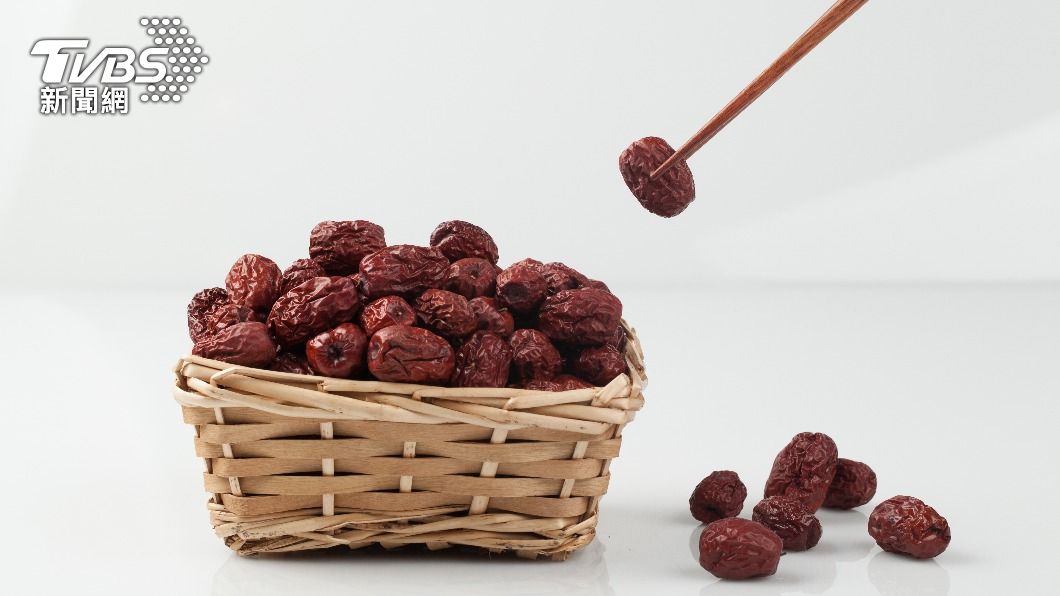 吃紅棗是祝福對方身體健康,日子過得好。(示意圖/shutterstock達志影像)