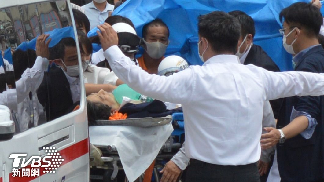 日本前首相安倍晉三遭槍傷身亡。(圖/達志美聯社)