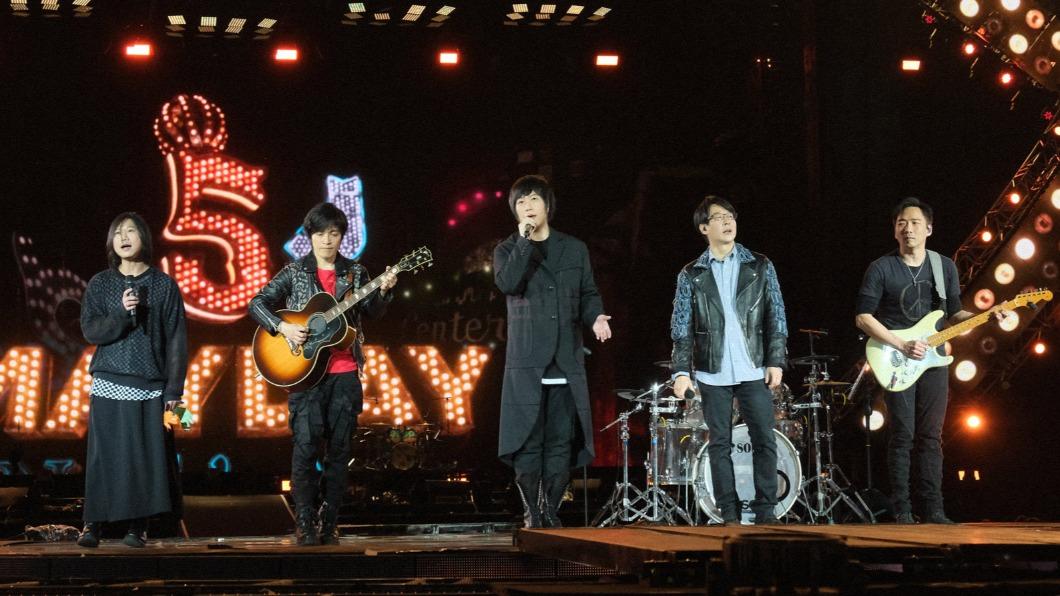 五月天感嘆「諾亞方舟」巡演時隔10年再度啟航，但身邊戰友卻接連離開。（圖／相信音樂提供）
