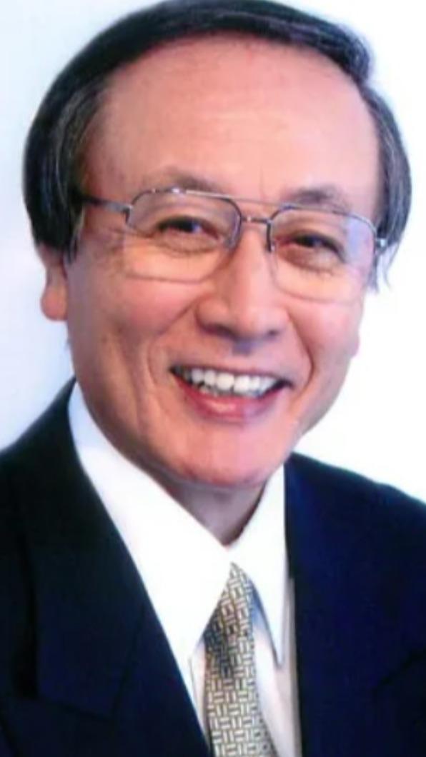 長谷川哲夫去年還在演舞台劇。(圖/翻攝自推特)