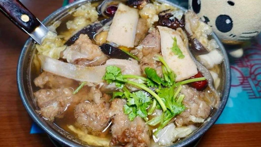 有排骨酥、蹄筋、貴妃鮑、筍乾等好料。(圖/貓大爺部落格提供)