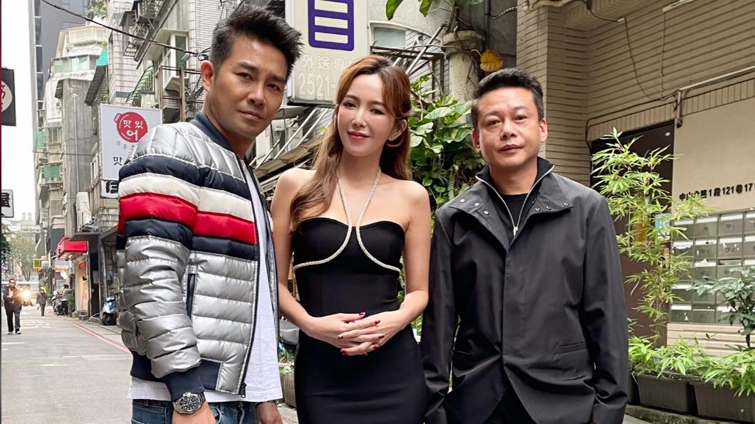 左起謝承均、拐拐、李康生。(圖/禾力文創提供)