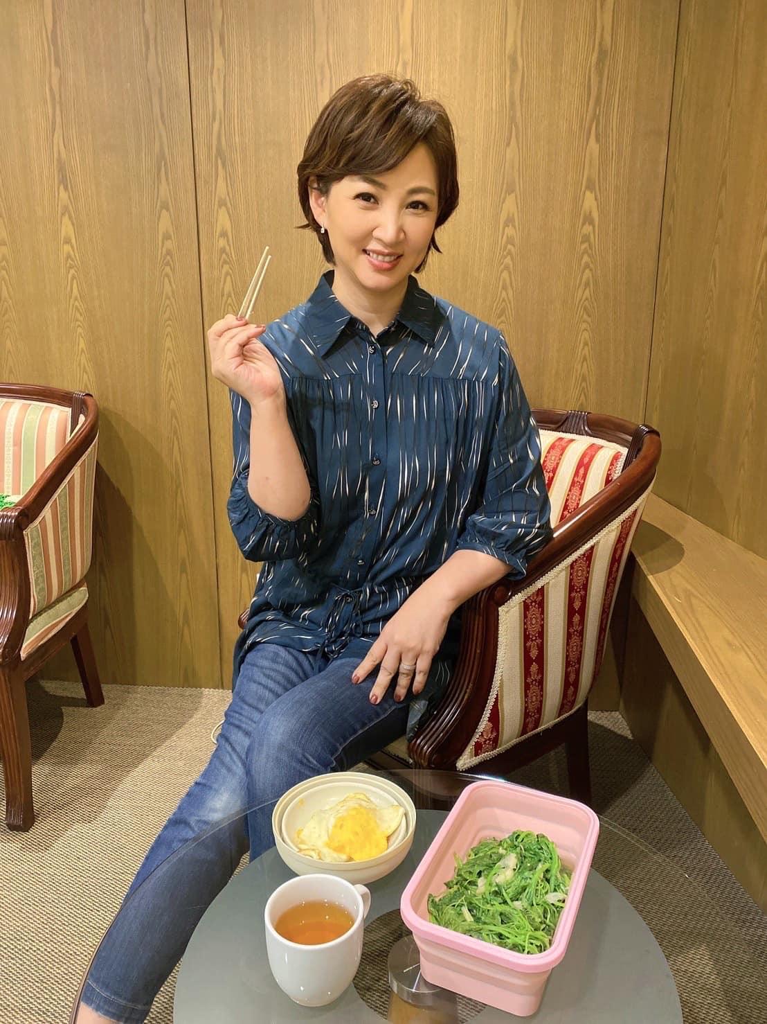 郁方常與網友互動,分享生活大小事。(圖/翻攝自好門媳婦的秘密生活郁小方臉書)