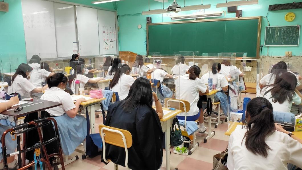 教育局表示,即便文德女中停招,仍要讓校內學生就讀完畢。(圖/翻攝自文德女中粉絲團臉書)