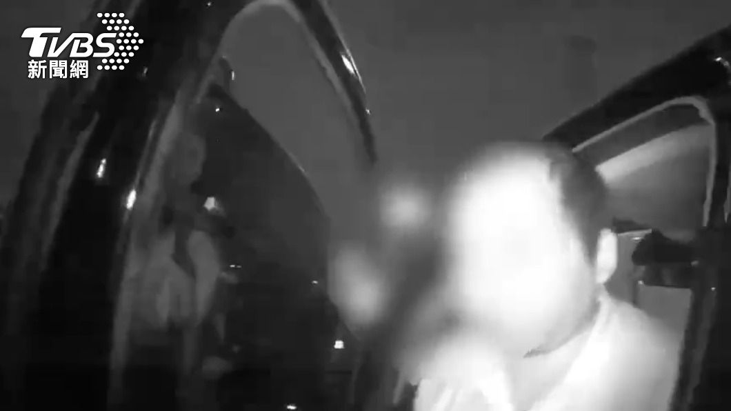 白牌車司機撞警逃逸 躲車內熟睡狼狽落網 逃跑原因曝光