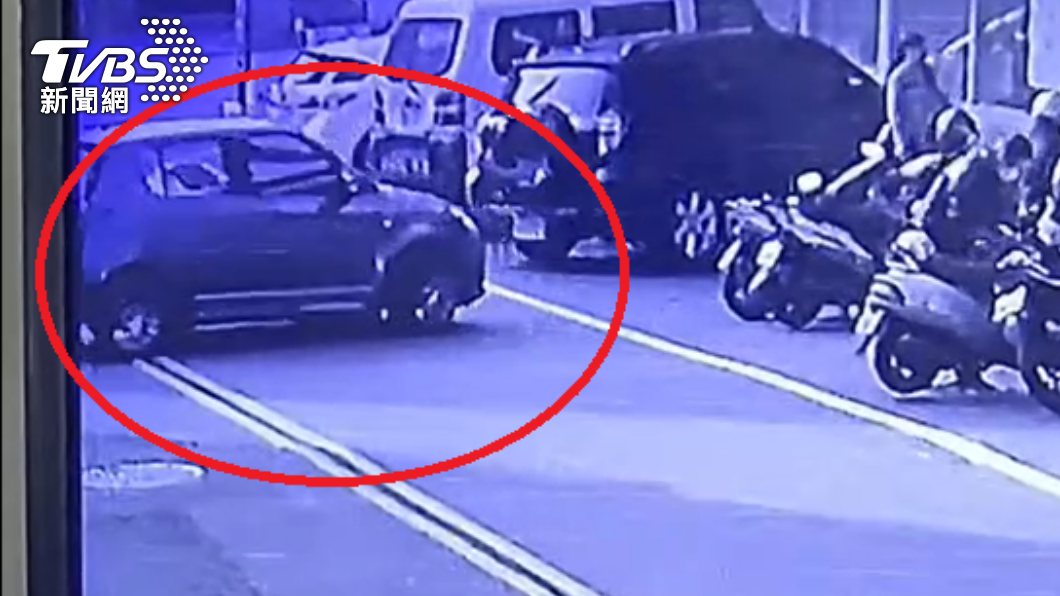 陳女從五金行的停車場起步。(圖/民眾提供)