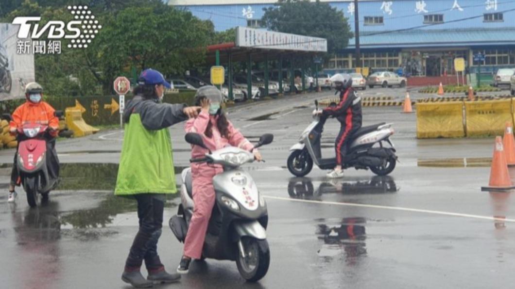 改善台灣行人地獄!機車駕訓班補助一千三 考照加考「這項」