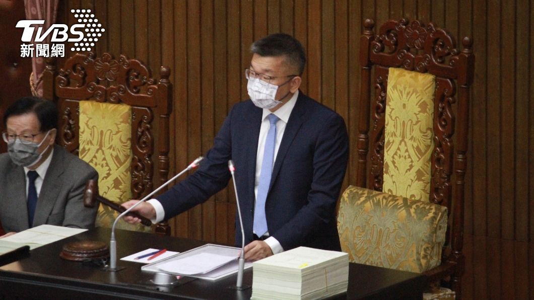 立法院副院長蔡其昌三讀敲槌。（圖／方炳超攝）