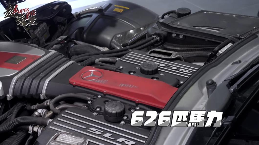 這款車搭載5.5升V8機械增壓引擎,可以輸出626匹的最大馬力。(圖/翻攝自YT超派人生)