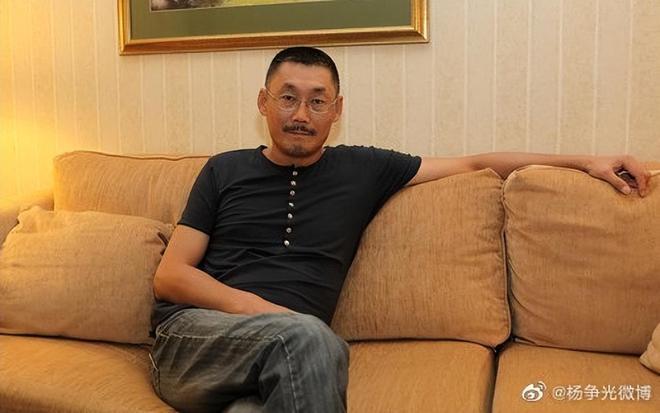 資深導演何平突發心肌梗塞逝世。(圖/翻攝自微博)