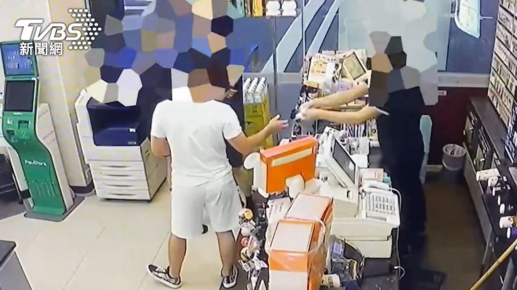 黃男盜刷信用卡買點數,監視器畫面成為鐵證。(圖/TVBS)
